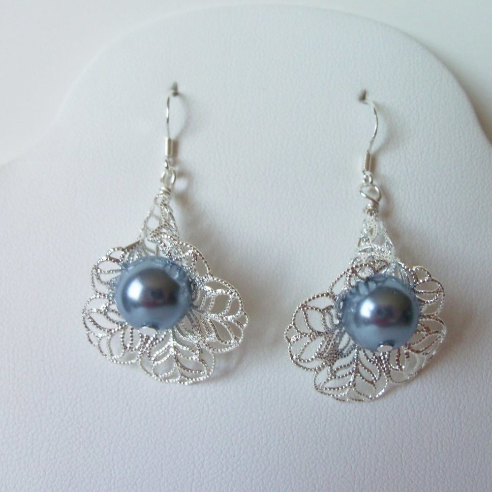 Faux pearl silver plated earrings , NEW (#881)